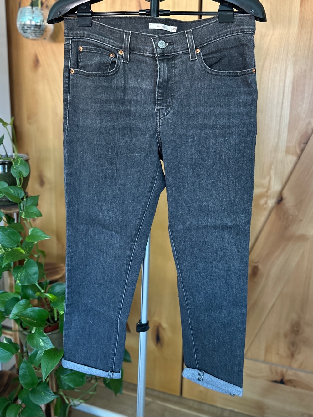Levi's Mid-Rise Boyfriend Jeans in Night Is Young Black / Charcoal, Size 30x27